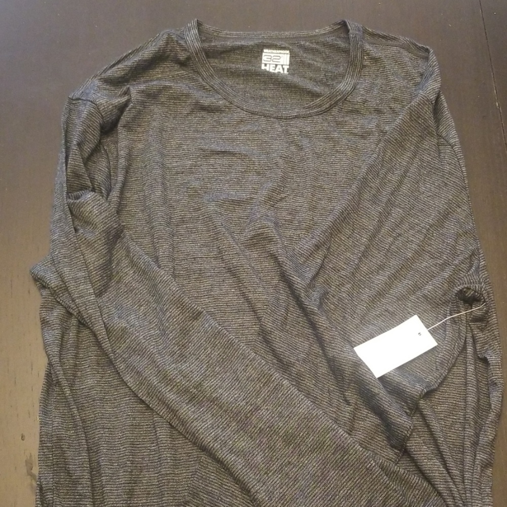 32 DEGREES long sleeve. (new!)